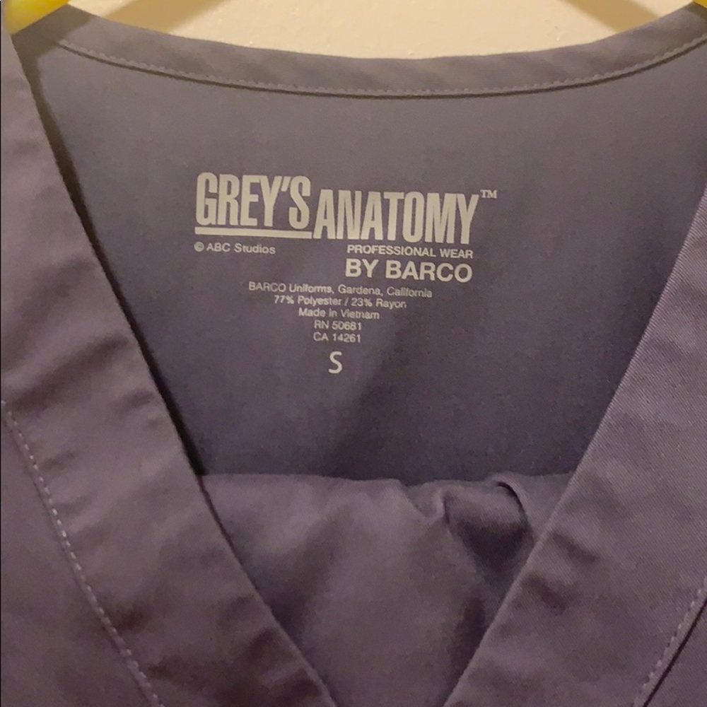 Greys anatomy scrub set in graphite grey - Picture 2 of 3